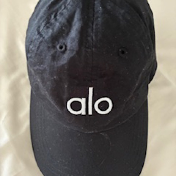 ALO Yoga cap- great condition - Picture 1 of 1
